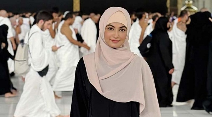 ওমরাহ পালন করলেন ‘ব্যাচেলর পয়েন্ট’ খ্যাত অভিনেত্রী লামিমা